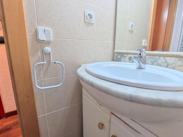 Piso en venta en Barcelona, Trinitat Nova. Acogedor piso con balcón y excelente ubicación en Trinitat Nova. Pisos.
