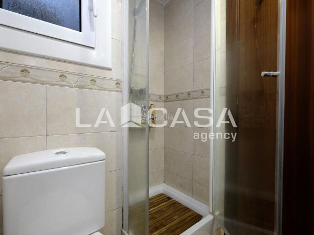 Piso en venta en Barcelona, Trinitat Nova. Piso en venta en Calle d'Empúries, 3. Pisos.