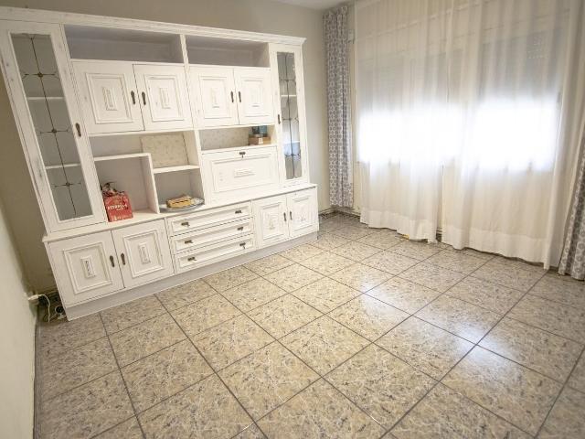 Piso en venta en Barcelona, Trinitat Nova. Pisos.