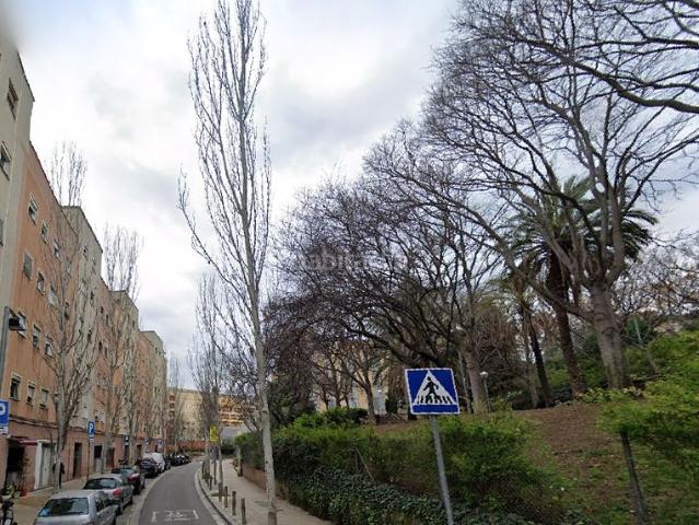 Piso en venta en Barcelona, Turó de la Peira. piso con ascensor. Pisos.