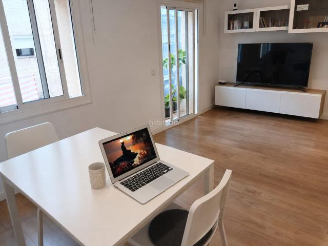 Piso en venta en Barcelona, Turó de la Peira. piso reformado. Pisos.