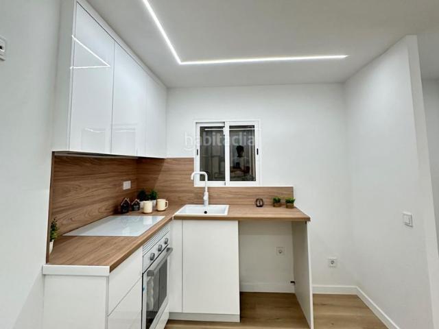 Piso en venta en Barcelona, Turó de la Peira. Piso totalmente reformado de 3 habitaciones en calle Montsant. Pisos.