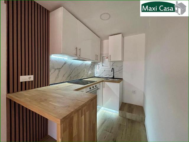 Piso en venta en Barcelona, Turó de la Peira. Pisos.