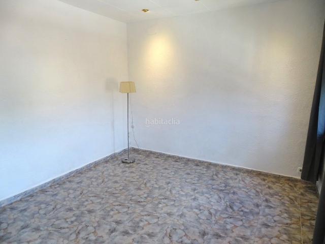 Piso en venta en Barcelona, Turó de la Peira. Pisos.