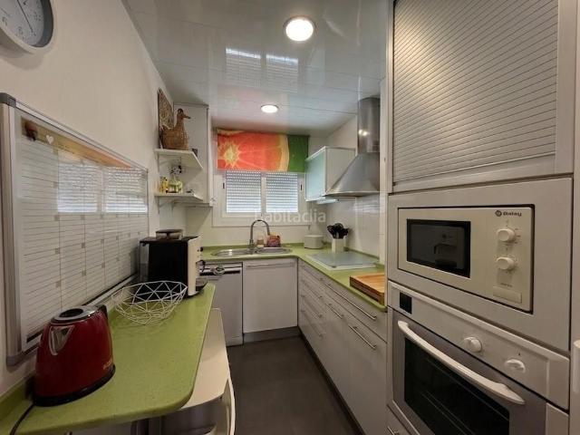 Piso en venta en Barcelona, Turó de la Peira. PLANTA ALTA, MUY LUMINOSA E IMPECABLE EN NOU BARRIS A 2 MIN DE VIRREI AMAT. Pisos.