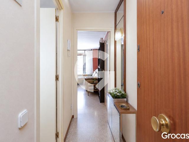 Piso en venta en Barcelona, Vall d´Hebron. PISO CON BALCON Y ASCENSOR. Pisos.