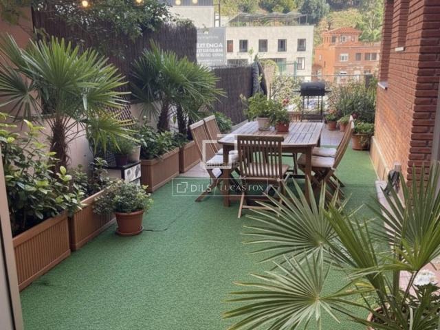 Piso en venta en Barcelona, Vallcarca Penitents. Piso de tres dormitorios con terraza de 40 m en venta en Gràcia, Barcelona. Pisos.