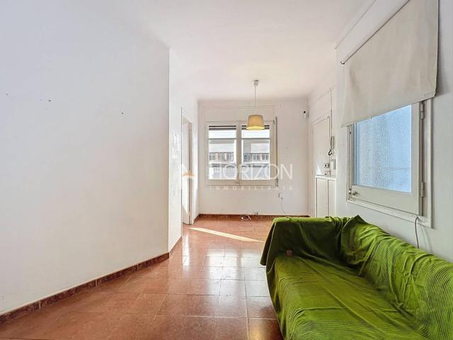 Piso en venta en Barcelona, Vila de Gràcia. Encantador piso a reformar en el corazón de Gràcia. Pisos.