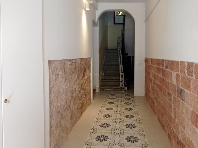 Piso en venta en Barcelona, Vila de Gràcia. Encanto y autenticidad en una finca regia en el corazón de Gràcia. Pisos.
