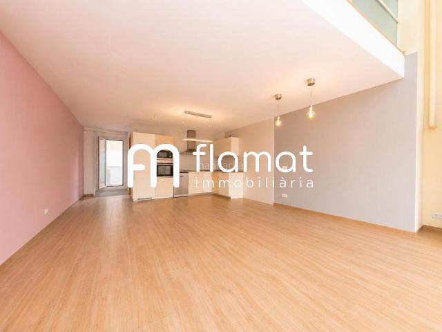 Piso en venta en Barcelona, Vila de Gràcia. Piso bajo Torrent den Vidalet 7. Pisos.