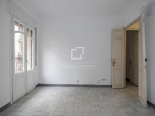 Piso en venta en Barcelona, Vila de Gràcia. Piso con terraza en venta en Gràcia, Barcelona. Pisos.