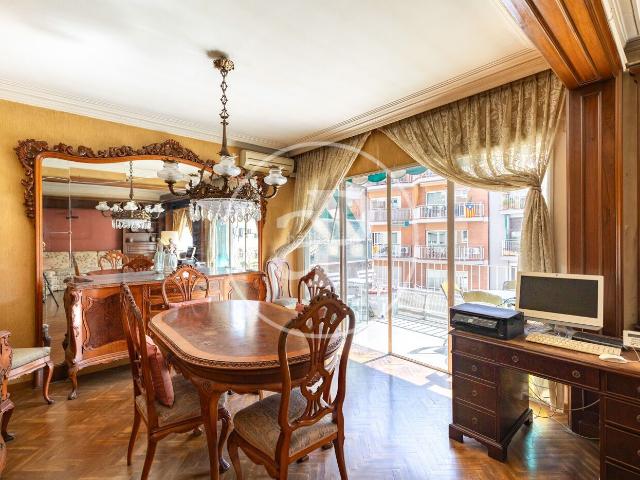 Piso en venta en Barcelona, Vila de Gràcia. Piso en venta en Avinguda Riera de Cassoles. Pisos.