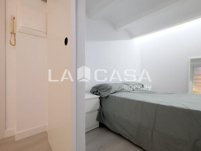 Piso en venta en Barcelona, Baix Guinardó. EXCLUSIVO PISO REFORMADO CON PATIO PRIVADO EN ZONA PRIME DE BARCELONA. Pisos.
