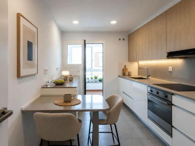 Piso en venta en Barcelona, Baix Guinardó. Inmobiliaria en Barcelona. Piso en Venta en el Sagrada Familia. Pisos.