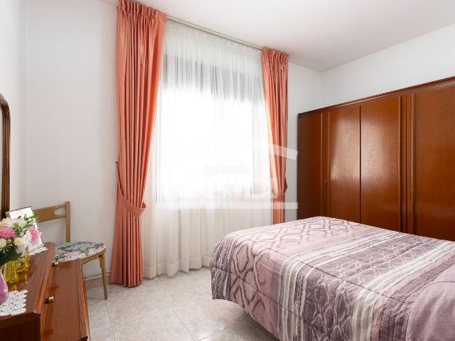 Piso en venta en Barcelona, Baix Guinardó. Luminoso y acogedor piso en el corazón del Baix Guinardó, listo para entrar a vivir. Pisos.