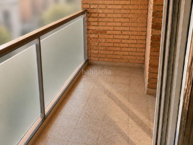 Piso en venta en Barcelona, Baix Guinardó. Piso alto con terraza junto al Recinto Modernista de Sant Pau. Pisos.
