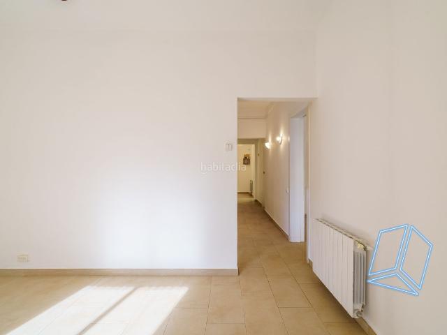 Piso en venta en Barcelona, Baix Guinardó. Planta baja luminosa junto al Recinto Modernista de Sant Pau. Pisos.