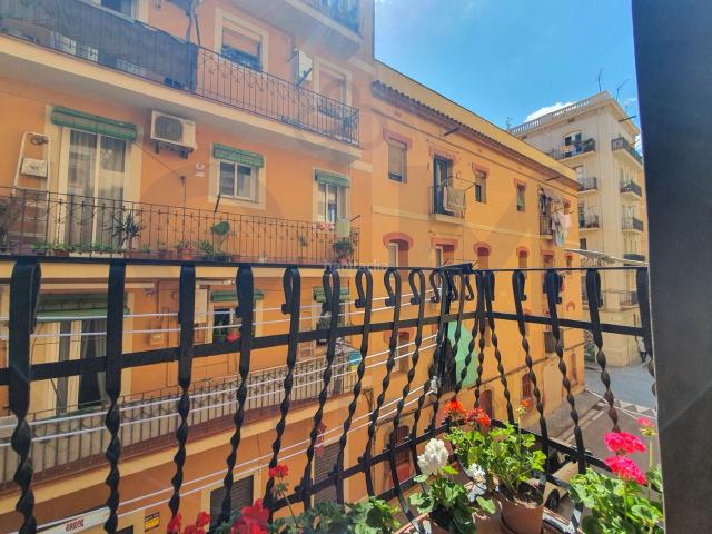 Piso en venta en Barcelona, Barceloneta. A 100 METROS DEL MAR. Pisos.
