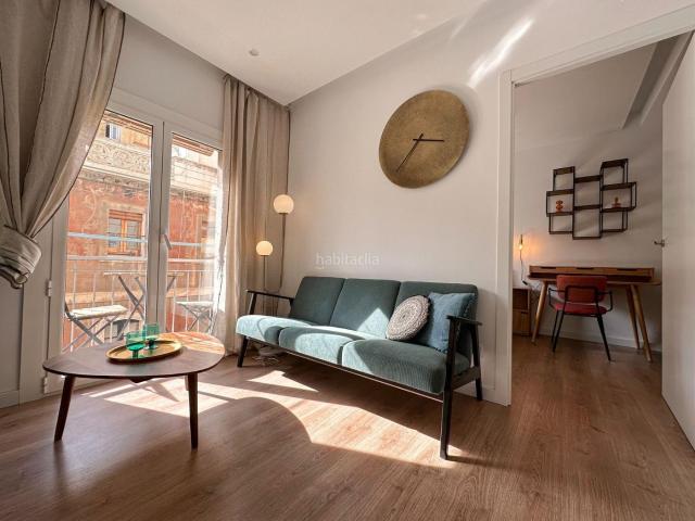 Piso en venta en Barcelona, Barceloneta. Acogedor piso exterior en el corazón de La Barceloneta. Pisos.