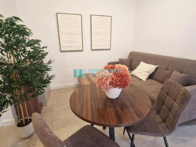 Piso en venta en Barcelona, Barceloneta. PISO EN VENTA EN BARCELONETA A ESTRENAR FINCA ESQUINERA CON DOS BALCONES. Pisos.