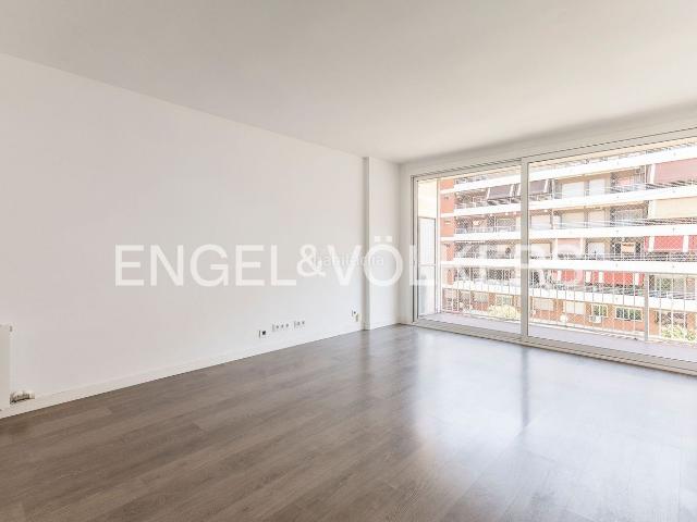 Piso en venta en Barcelona, Barri de les Corts. Acogedor y luminoso piso en Les Corts. Pisos.