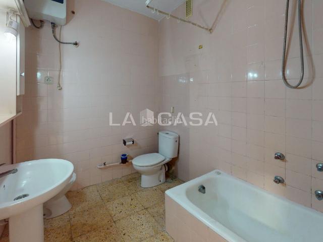 Piso en venta en Sant Adrià de Besòs, Sant Joan Baptista. ¡EXCELENTE OPORTUNIDAD. PISO REFORMADO LISTO PARA ENTRAR A VIVIR Y CON VSITAS PANORÁMICAS A LA MONTAÑA!. Pisos Sant Adrià de.
