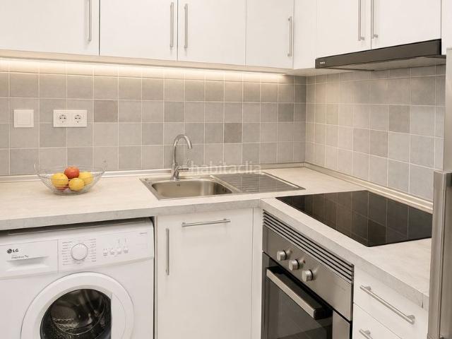 Piso en venta en Barcelona, Barri de les Corts. INCREIBLE OPORTUNIDAD. Pisos.