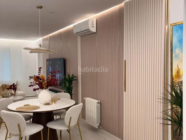 Piso en venta en Barcelona, Barri de les Corts. Piso en venta en Les Corts con Terraza. Pisos.