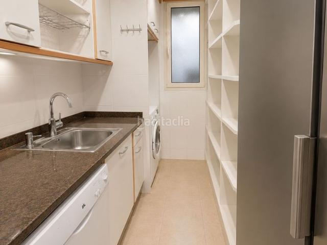 Piso en venta en Barcelona, Barri de les Corts. Pisos.