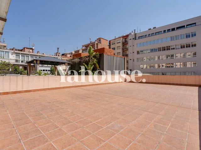 Piso en venta en Barcelona, Barri de les Corts. Pisos.