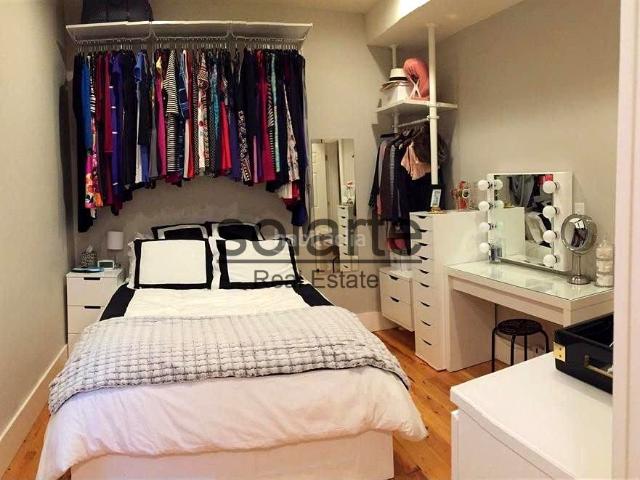 Piso en venta en Barcelona, Barri de les Corts. Vive con estilo piso exterior con balcón y todas las comodidades. Pisos.