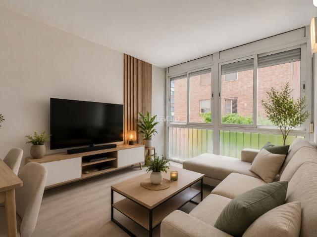 Piso en venta en Barcelona, Sant Martí de Provençals. Piso de 3 habitaciones. Pisos.