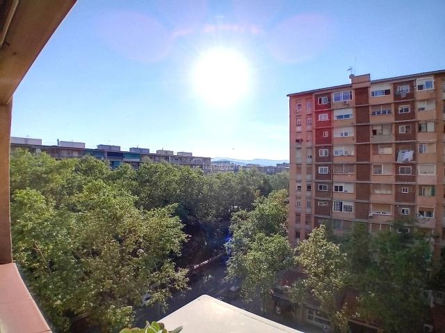Piso en venta en Barcelona, Besòs Maresme. Piso en venta Rambla Prim Llull próximo playa. Pisos.