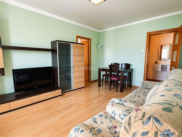 Piso en venta en Barcelona, Bon Pastor. Luminoso piso exterior con 2 balcones en el corazón de Bon Pastor. Pisos.