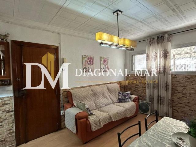 Piso en venta en Barcelona, Bon Pastor. Excelente oportunidad de inversión con USUFRUCTUARIO NO SE PERMITEN VISITAS. Pisos.