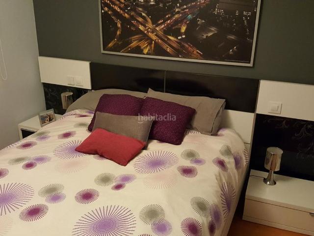 Piso en venta en Barcelona, Canyelles. Bonito piso reformado en La Guineueta, con ascensor y balcón!. Pisos.