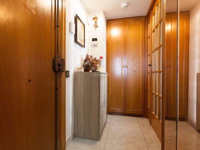 Piso en venta en Barcelona, Canyelles. UNICA OPORTUNIDAD. Pisos.