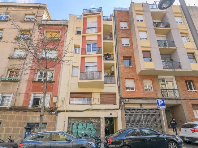 Piso en venta en Barcelona, Can Baró. Espectacular Loft en Gràcia con vistas panorámicas a Barcelona 230.000. Pisos.