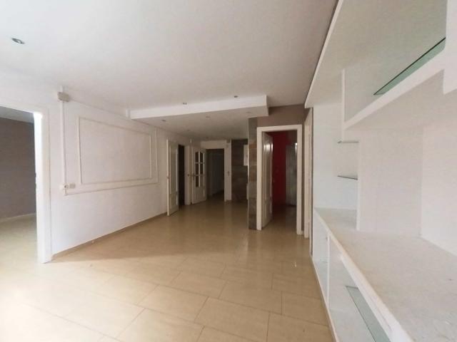 Piso en venta en Barcelona, Calle sants 172