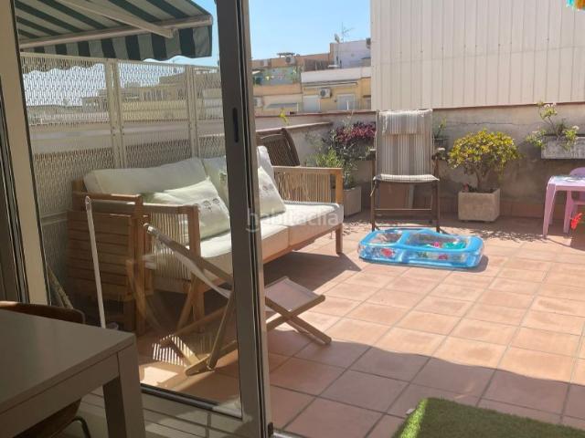 Piso en venta en Barcelona, Carmel. Ático con dos terrazas. Pisos.