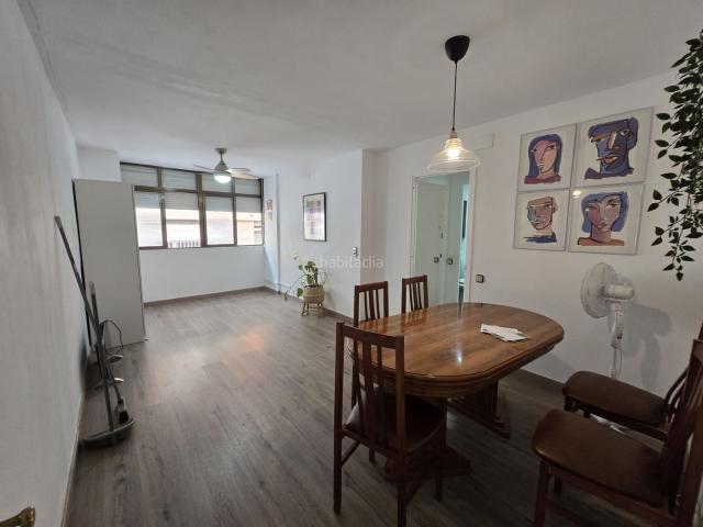Piso en venta en Barcelona, Carmel. PARA ENTRAR A VIVIR. Pisos.