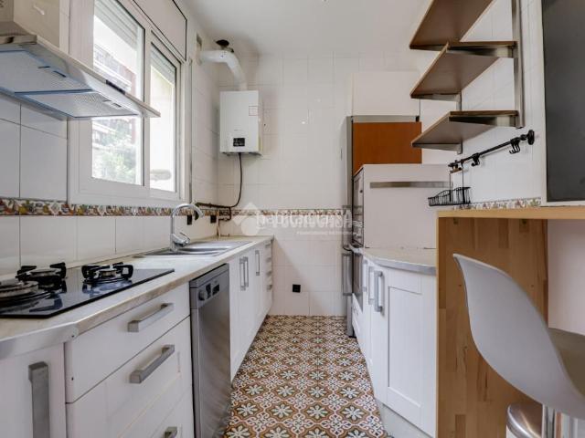 Piso en venta en Barcelona, Carmel. Piso en venta en Barcelona. Pisos.