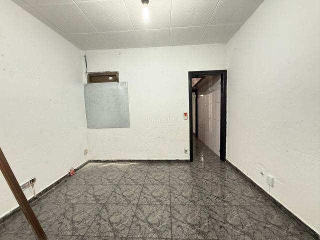Piso en venta en Barcelona, Carmel. Piso en venta en El Carmel08032. Pisos.