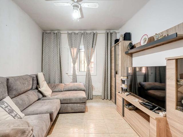 Piso en venta en Barcelona, Carmel. Pisos.