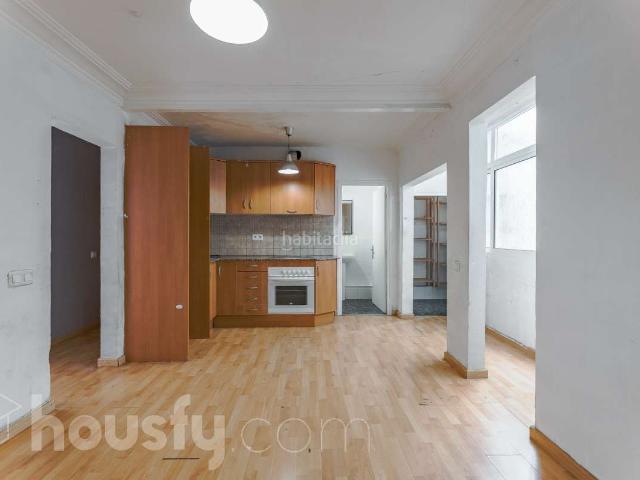 Piso en venta en Barcelona, Carmel. Pisos.