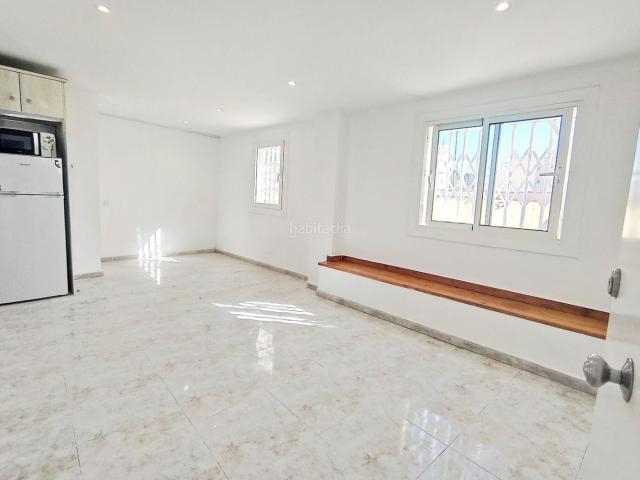 Piso en venta en Barcelona, Carmel. Pisos.