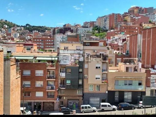 Piso en venta en Barcelona, Carmel. Pisos.