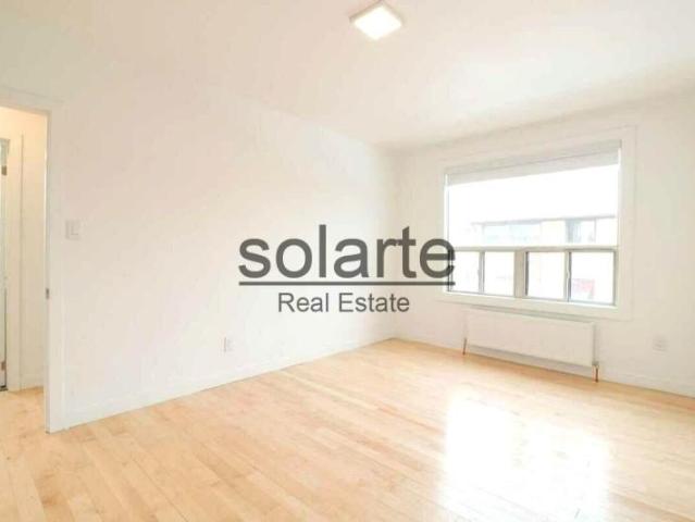 Piso en venta en Barcelona, Carrer dels Ferrocarrils Catalans, 08038
