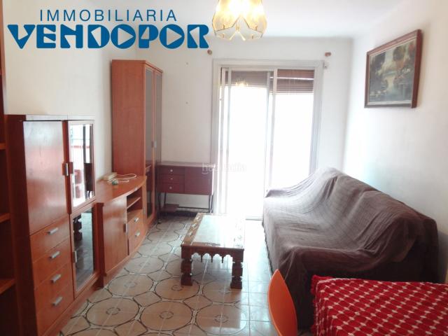 Piso en venta en Barcelona, Ciutat Meridiana. Planta Jardin con sol de mañana en Centro Ciutat Meridiana de 75m2. Pisos.