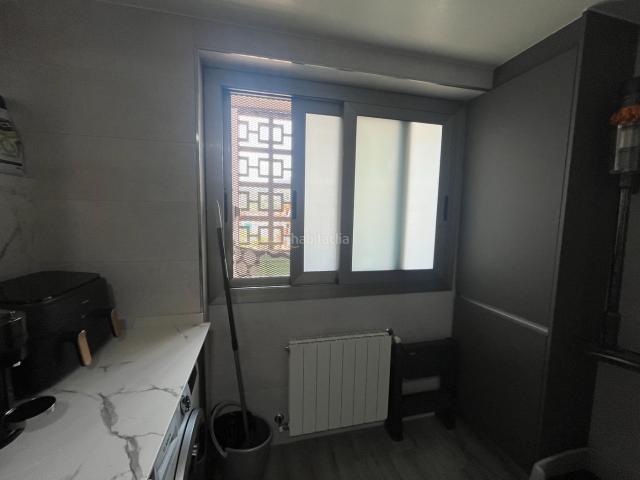 Piso en venta en Barcelona, Ciutat Meridiana. Reformado Alta Calidad Con Ascensor y Balcon Exterior para Estrenar. Pisos.